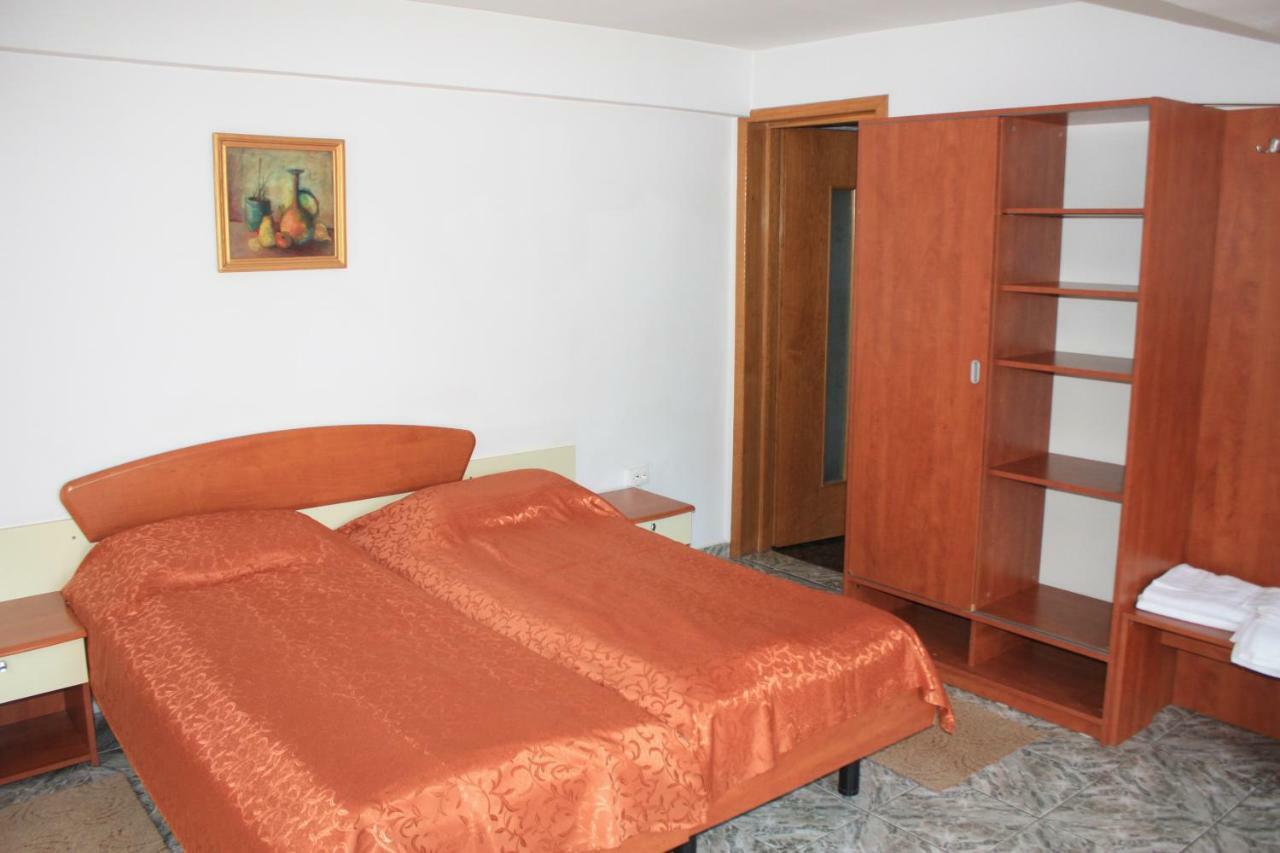 Hotel Vila Mihail Buşteni Exterior foto