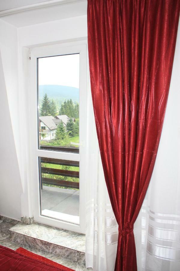 Hotel Vila Mihail Buşteni Exterior foto