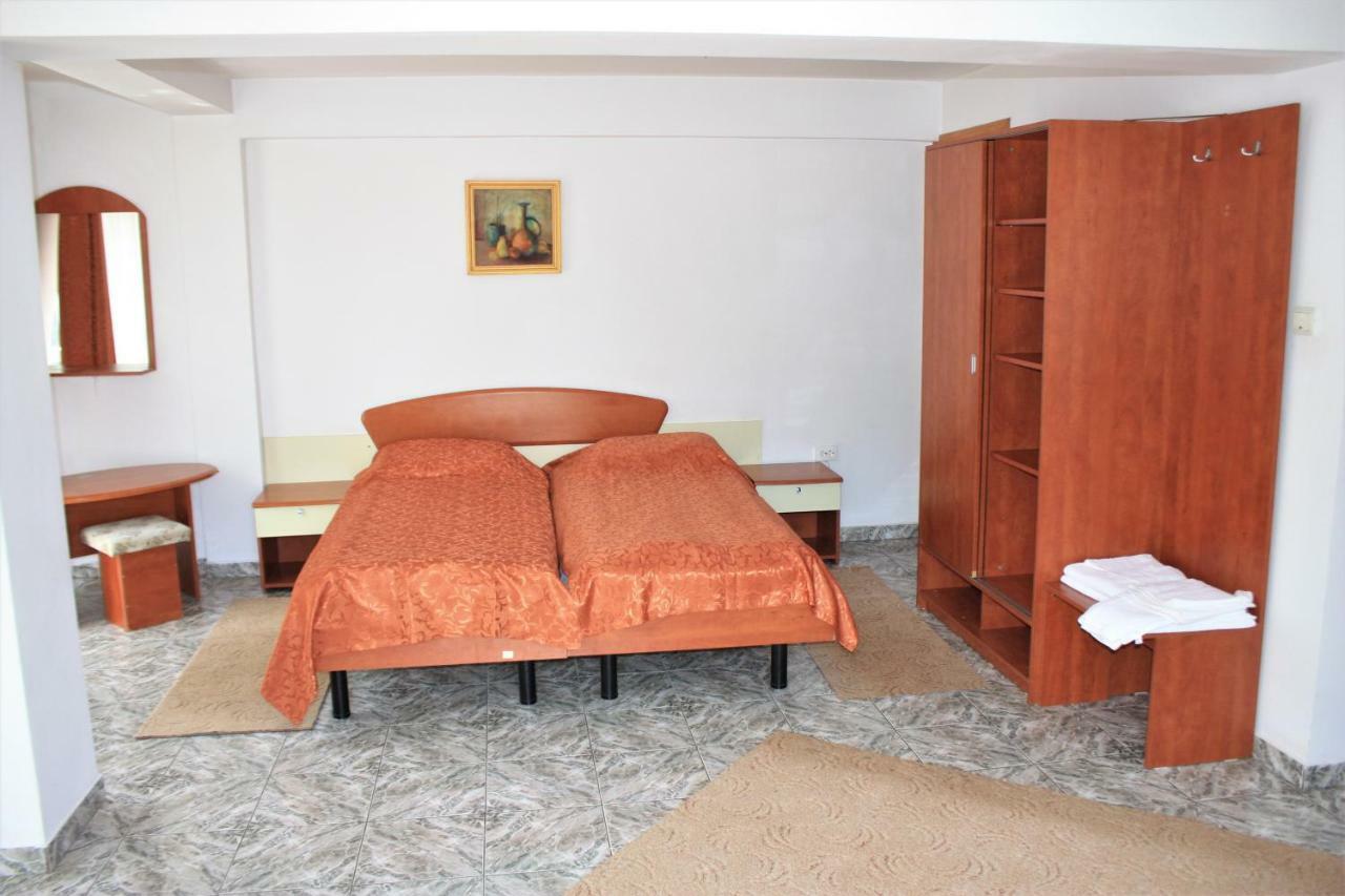 Hotel Vila Mihail Buşteni Exterior foto